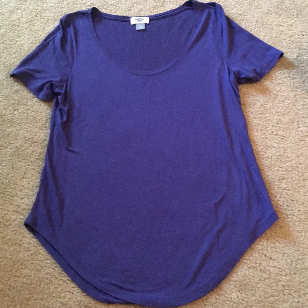 Navy scoop neck tee. Size XS